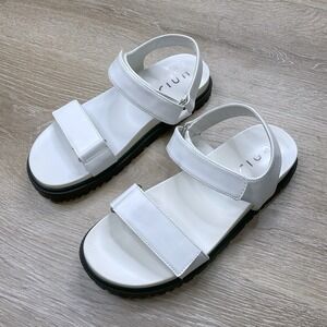 Unisa Sandals Women Size 8 White Strappy Flat Platform Faux Leather NWOB
